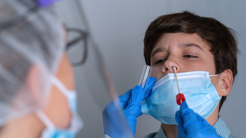 Prélèvements PCR enfants